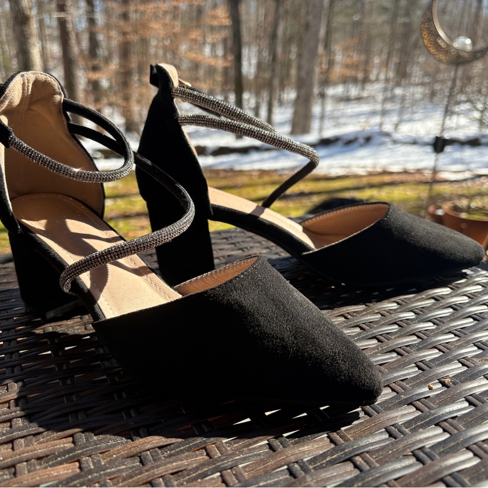 Crystal Embellished Black Faux Suede Block Heel Women's Shoe…NWOT